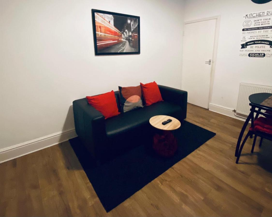 Large 4 Bedroom Home - Coventry City Centre Buitenkant foto
