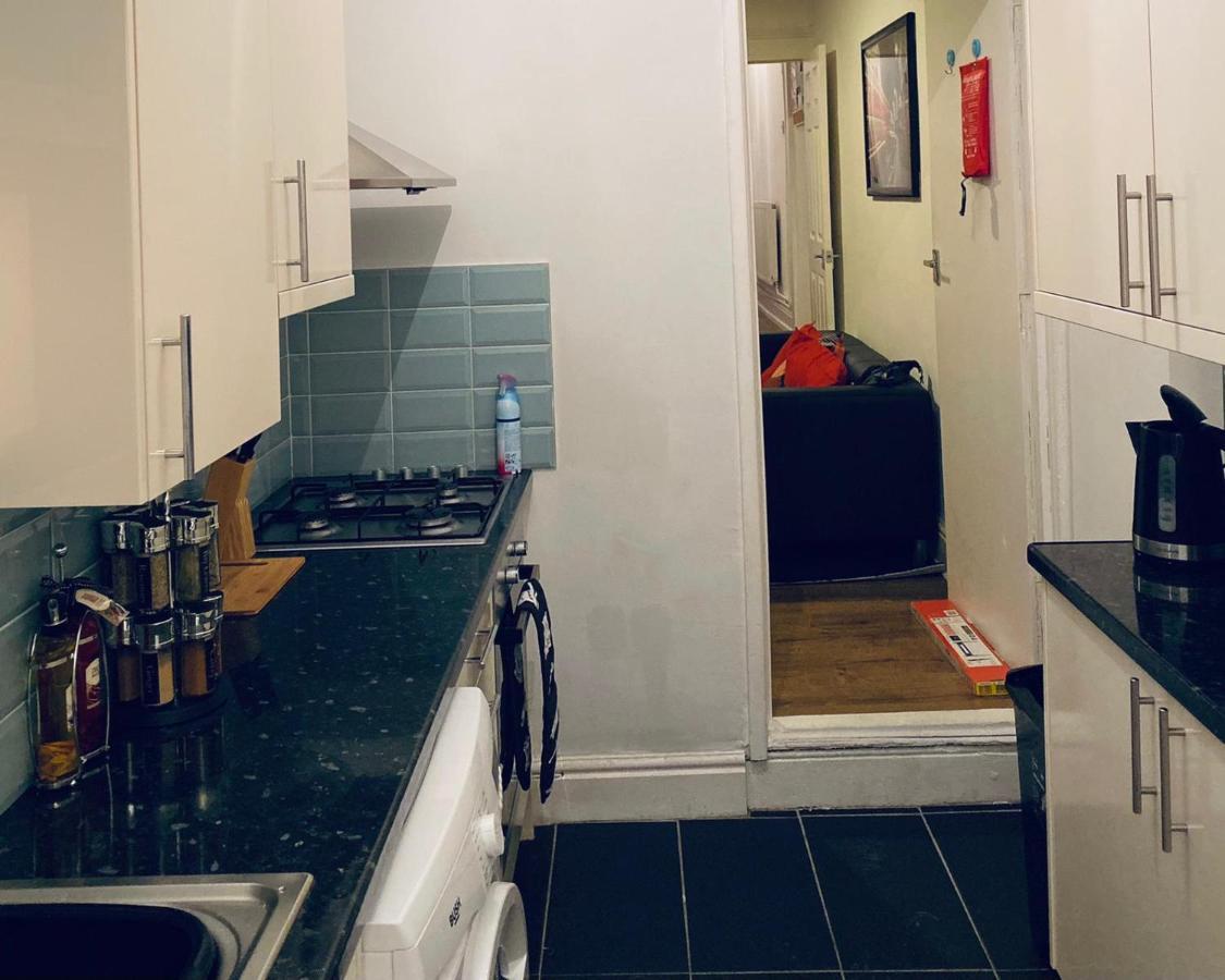 Large 4 Bedroom Home - Coventry City Centre Buitenkant foto